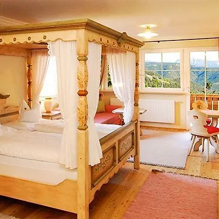 Tschögglbergerhof 3* Jenesien